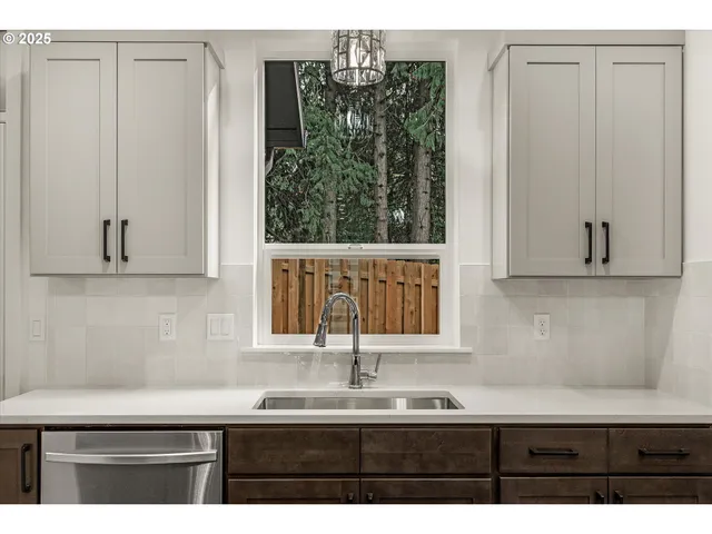 $569,500 | 284 Northwest Mawrcrest Drive, Gresham, OR 97030