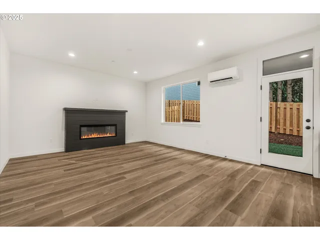 $569,500 | 284 Northwest Mawrcrest Drive, Gresham, OR 97030