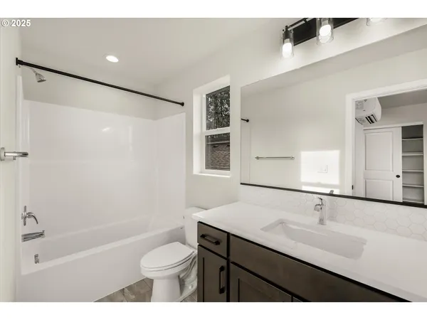 $529,900 | 284 Northwest Mawrcrest Drive, Gresham, OR 97030