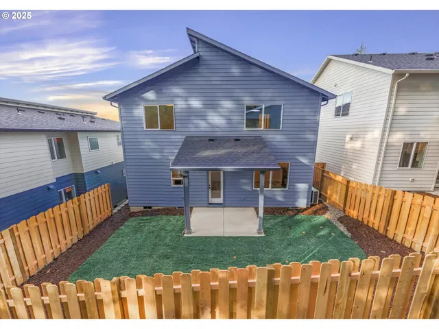 $569,500 | 284 Northwest Mawrcrest Drive, Gresham, OR 97030