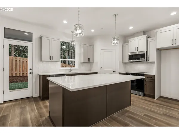 $529,900 | 284 Northwest Mawrcrest Drive, Gresham, OR 97030