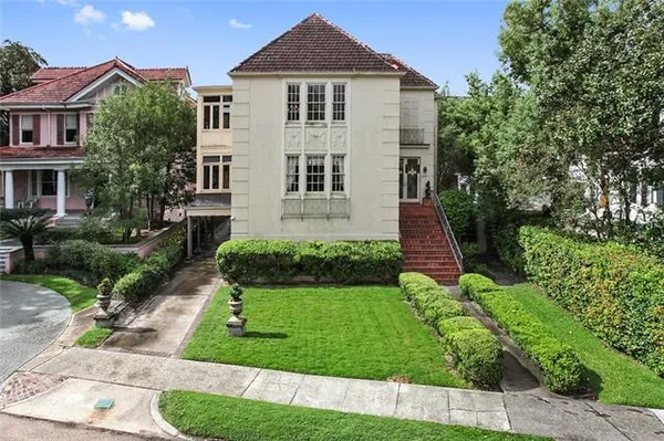 $3,800 | 5512 St Charles Avenue, New Orleans, LA 70115