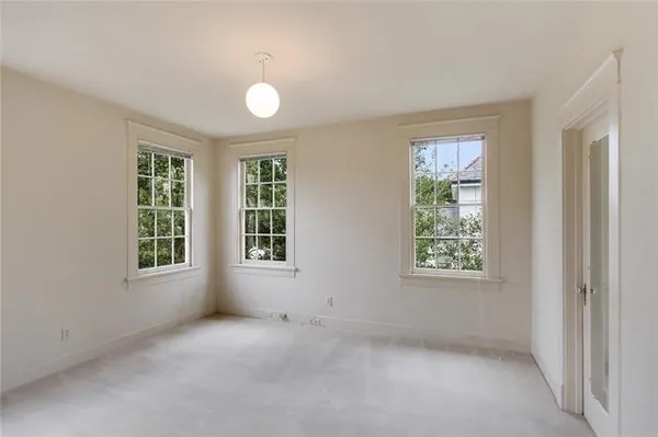 $3,800 | 5512 St Charles Avenue, New Orleans, LA 70115