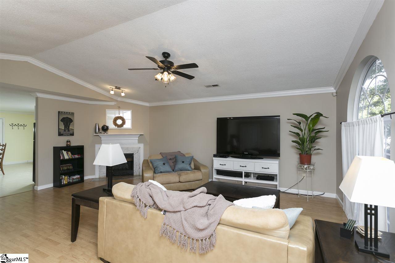 301 Ridgeover Drive Greenville, SC 29617 - Photo 4 of 17 Gallery Image 4