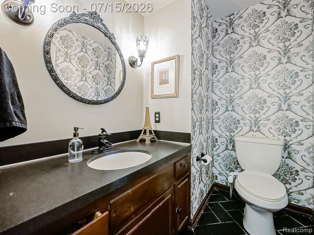 6730 Meadowlake Road Bloomfield Hills, MI 48301 - Photo 16 of 72