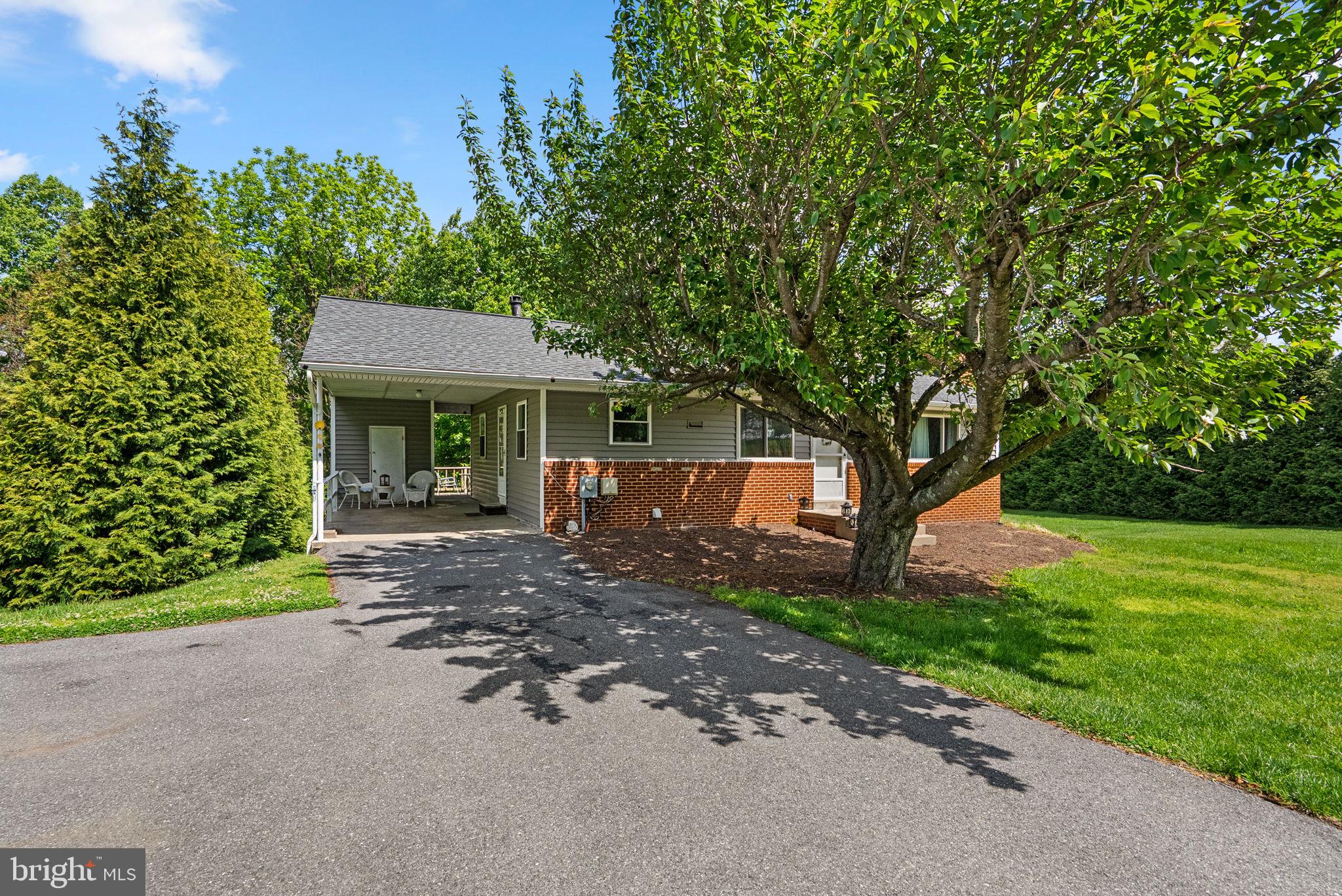 7301 Chrome Mine Road Gaithersburg, MD 20882 - Photo 2 of 45