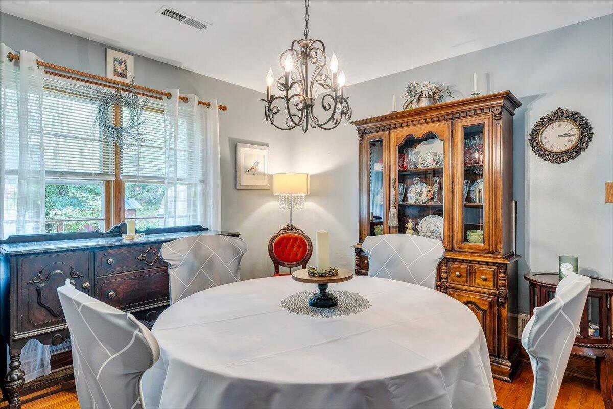 1028 Tremont Road Salem, VA 24153 - Photo 11 of 33 11-MIB04443-R5