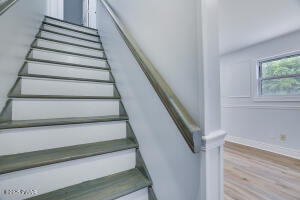 3109 Snowden Drive Bushkill, PA 18324 - Photo 19 of 69 18 stairs