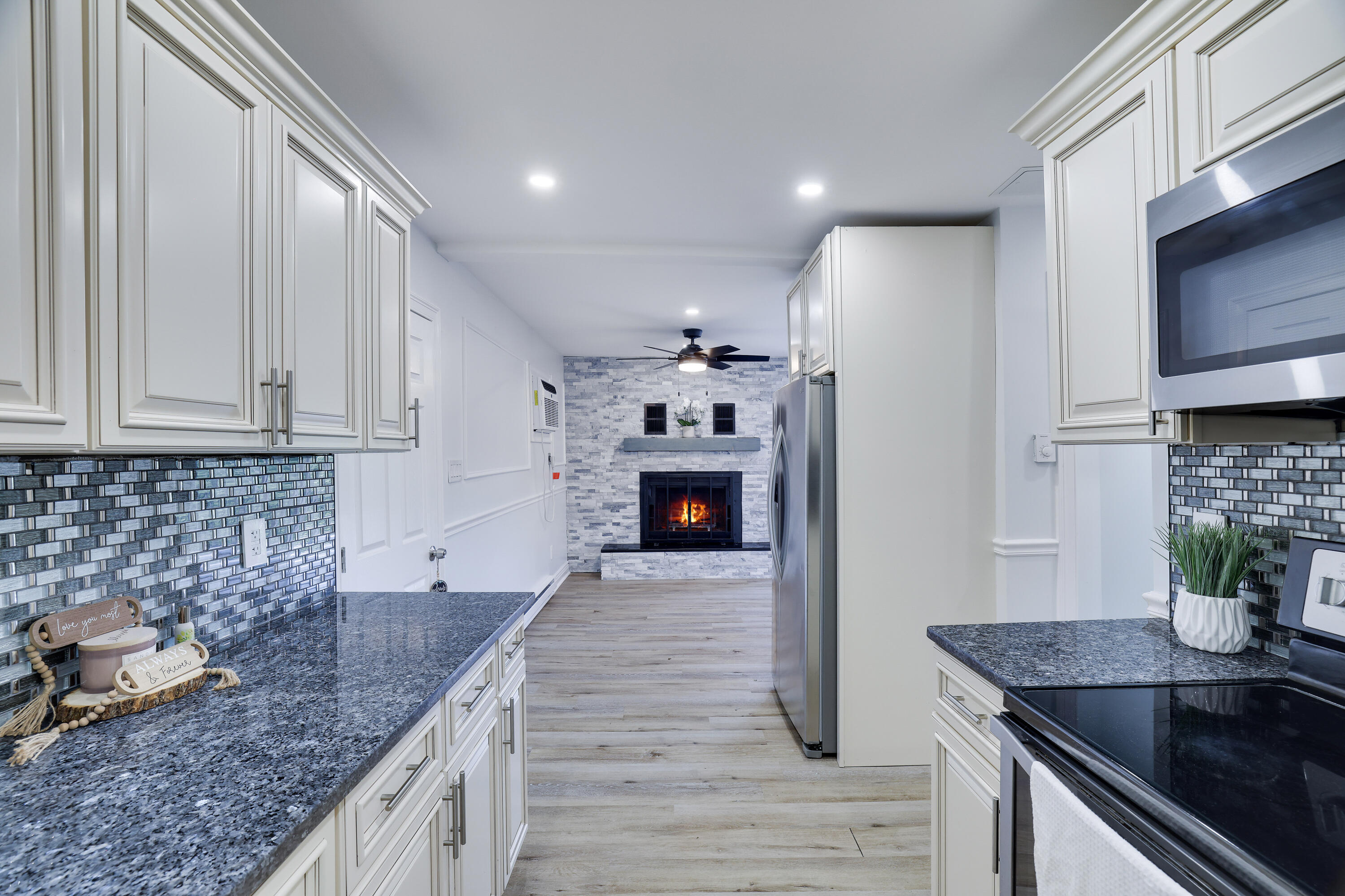 3109 Snowden Drive Bushkill, PA 18324 - Photo 9 of 69 8- Kitchen