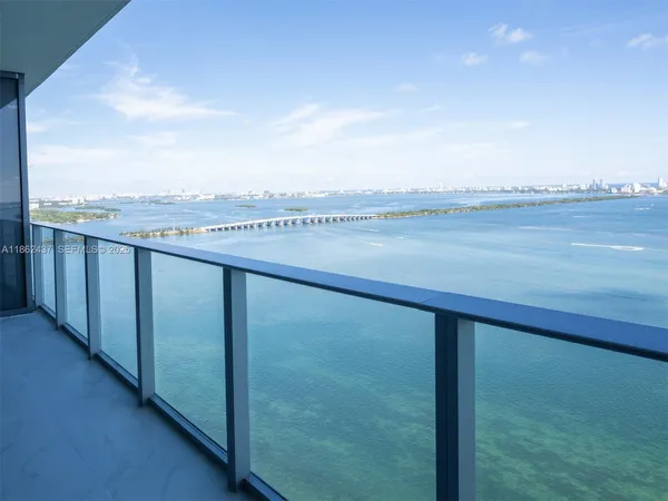 $7,450 | 700 Northeast 24th Street, Unit 3304, Miami, FL 33137