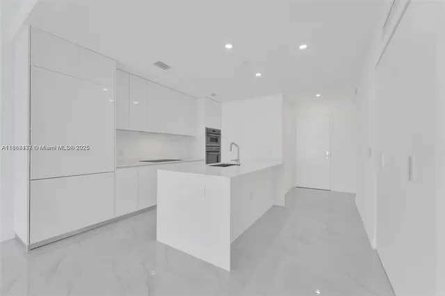 $7,500 | 700 Northeast 24th Street, Unit 3304, Miami, FL 33137