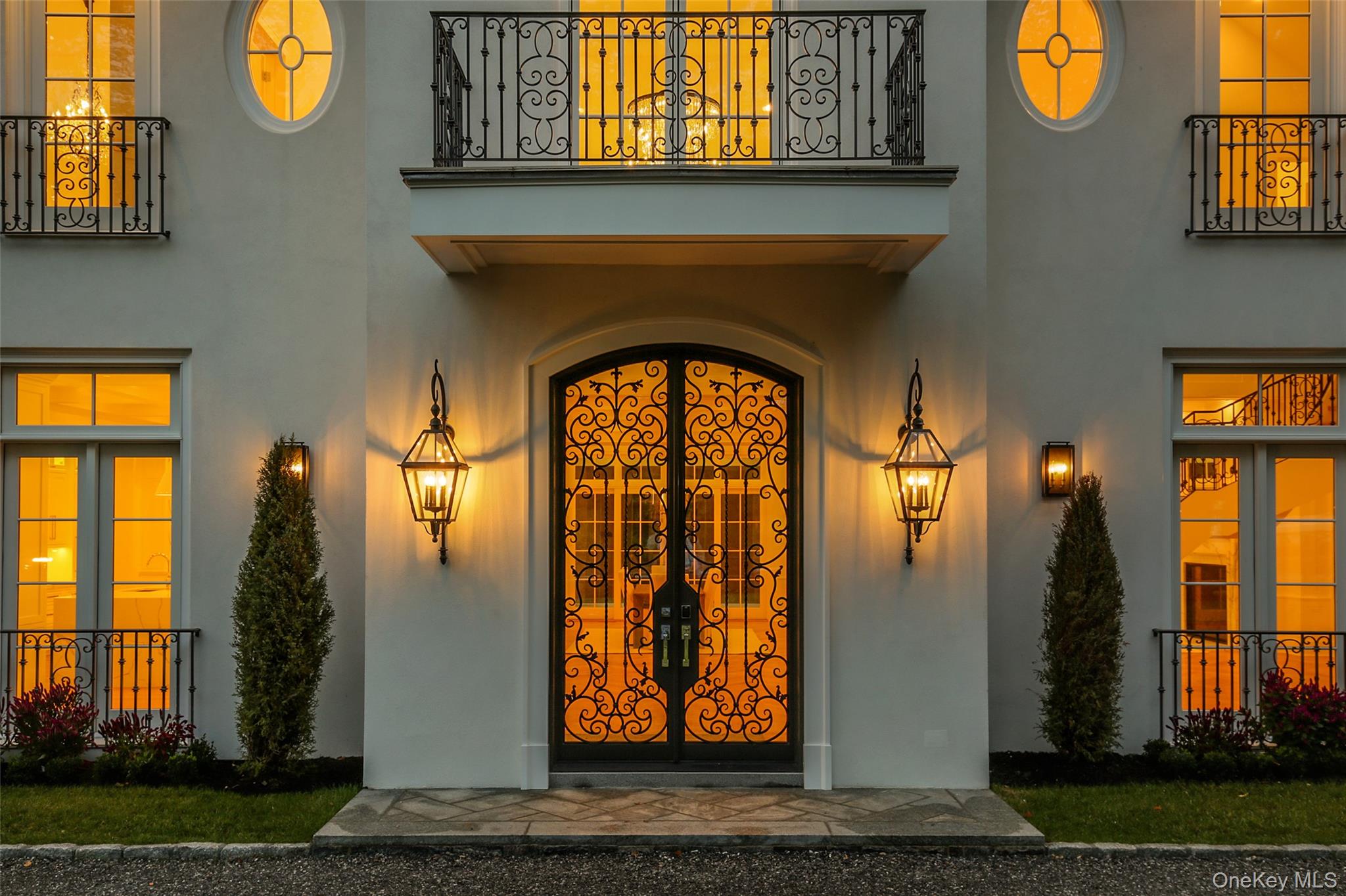 7 Carlton Road Bronxville, NY 10708 - Photo 5 of 35 a view of a entryway door front of house