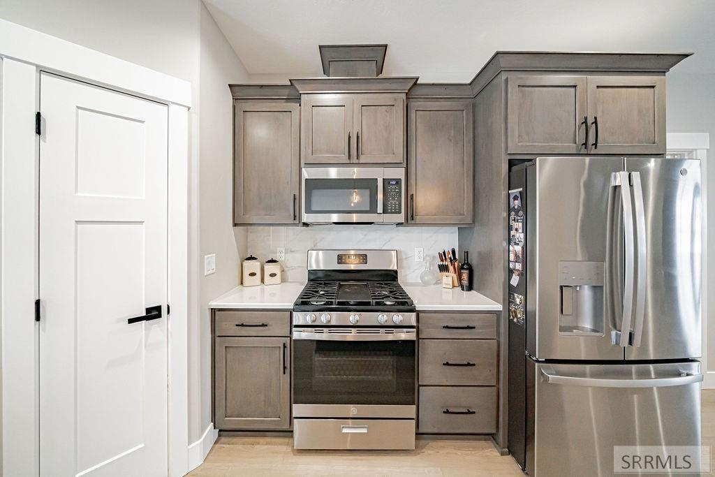 2050 Cruiser Loop Blackfoot, ID 83221 - Photo 11 of 36