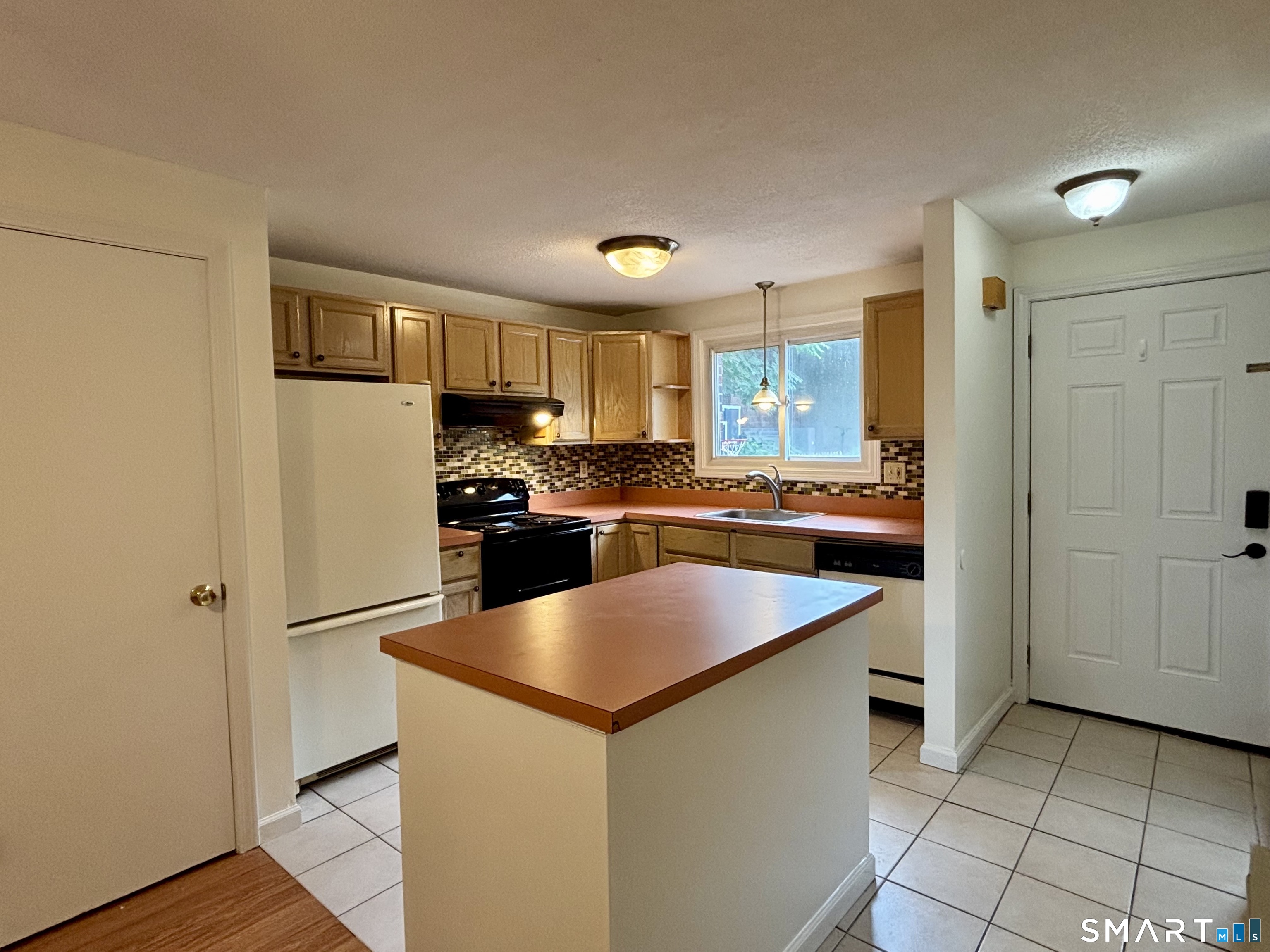 231 Boston Post Road, Unit 31 East Lyme, CT 06333 - Photo 6 of 23 Gallery Image 6
