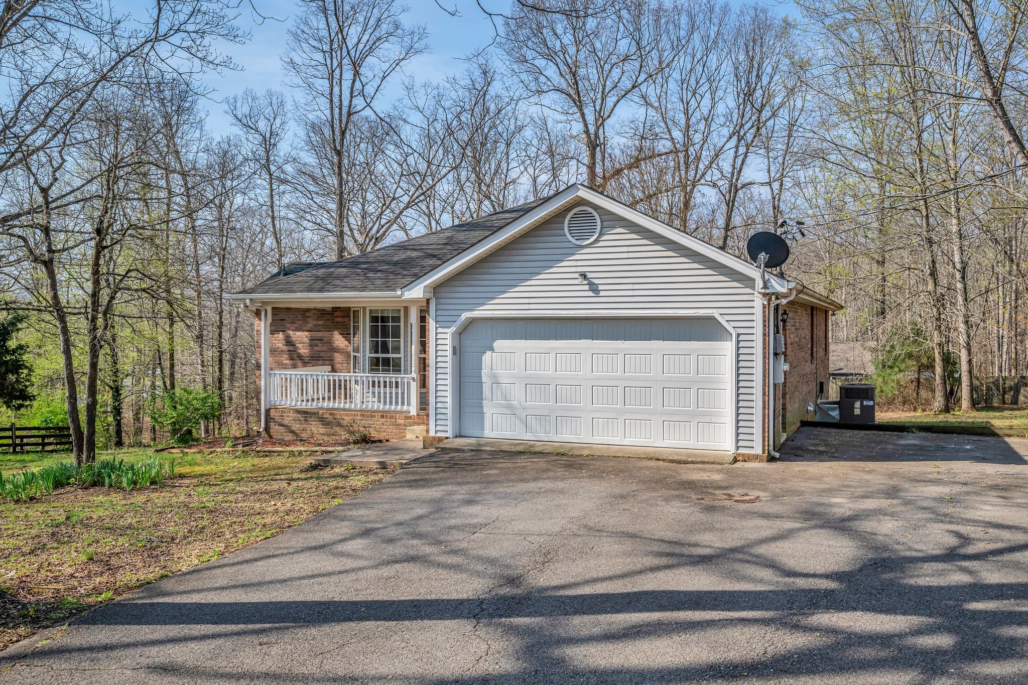 2034 Wolfe Road White Bluff, TN 37187 - Photo 2 of 29