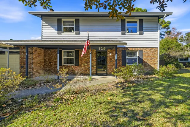 $369,999 | 129 Canaberry Circle, Summerville, SC 29483