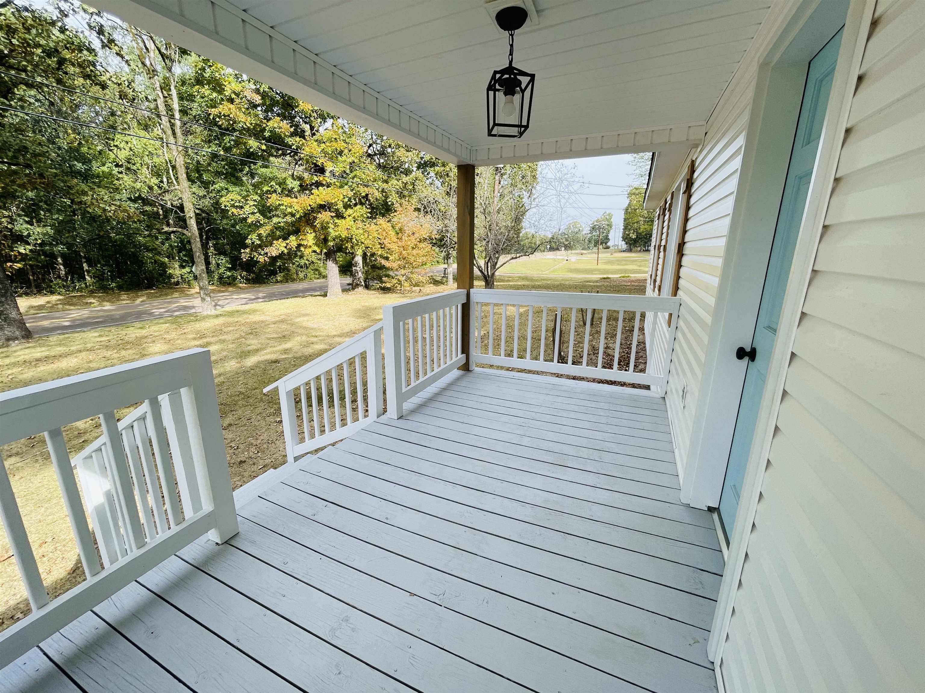 6490 Highway 226 Savannah, TN 38372 - Photo 36 of 38 a view of a balcony with furniture