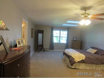 220 West County Road Jerseyville, IL 62052 - Photo 14 of 24 Gallery Image 14
