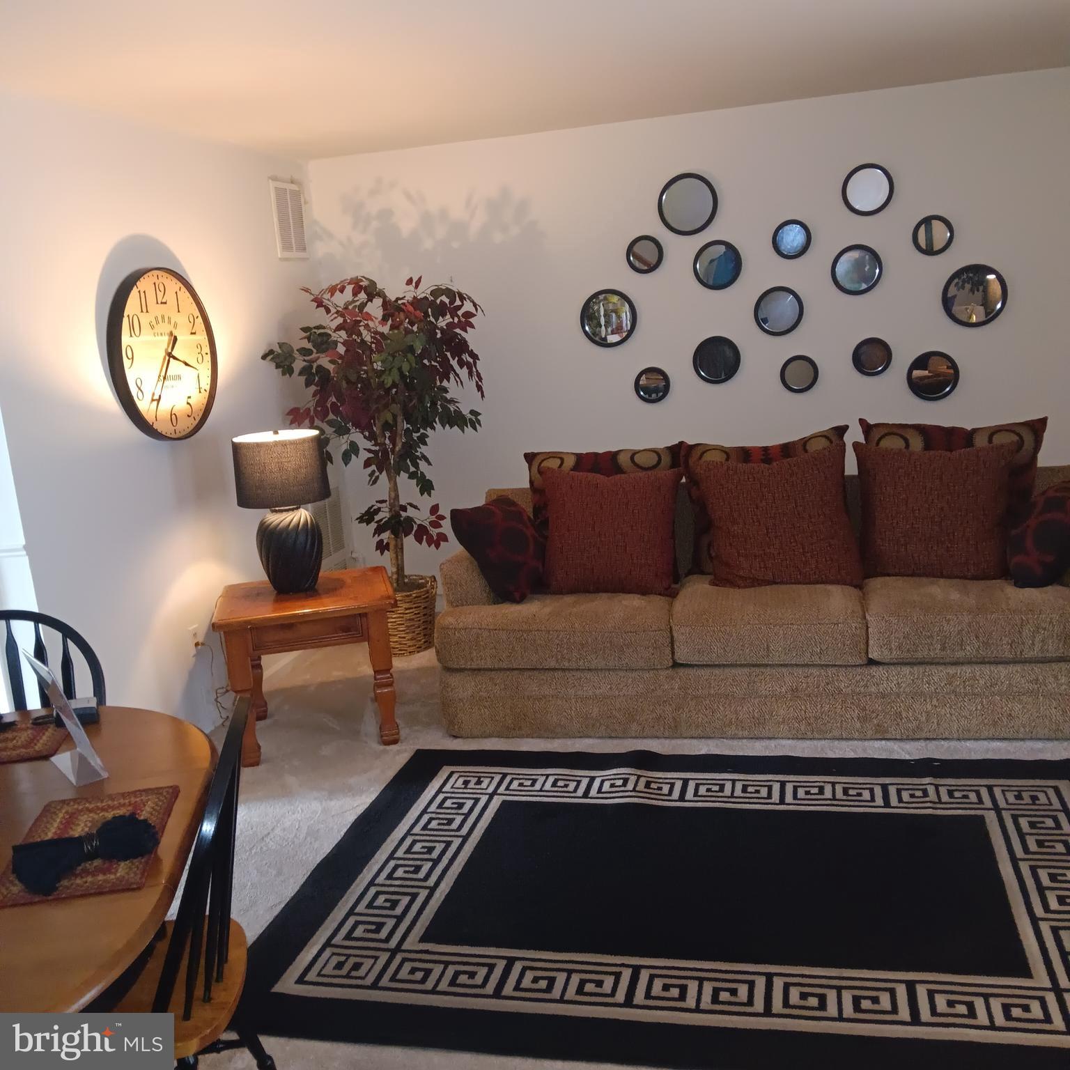 1825 Addison Road South District Heights, MD 20747 - Photo 27 of 40 Living room