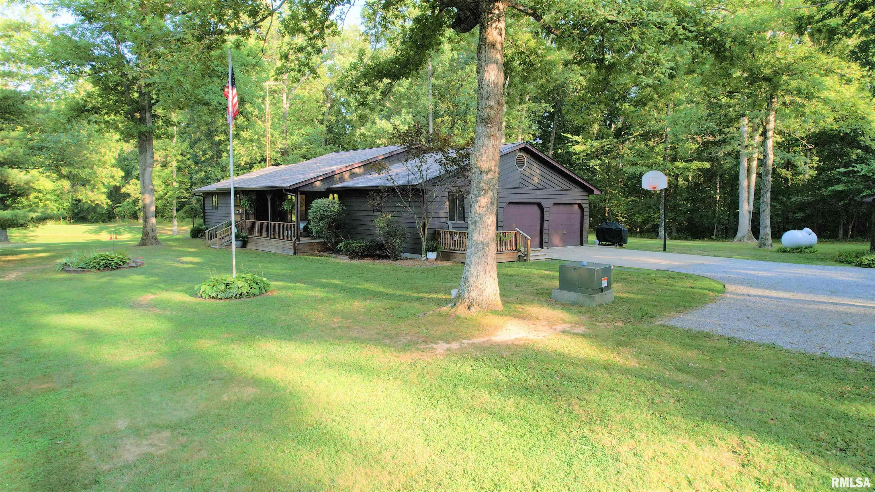 96 Forest Drive Flora, IL 62839 - Photo 4 of 89