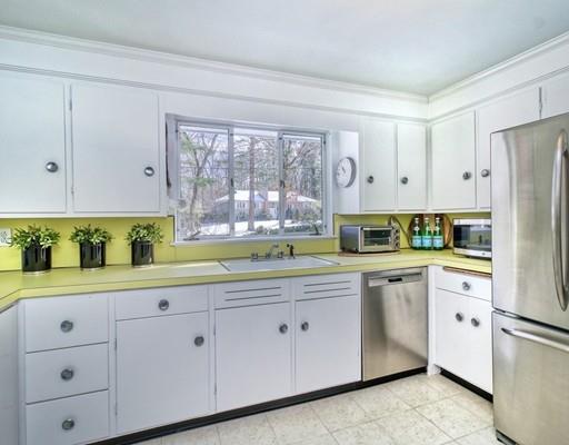 7 Oak Knoll Road Lincoln, MA 01773 - Photo 9 of 25 Gallery Image 9