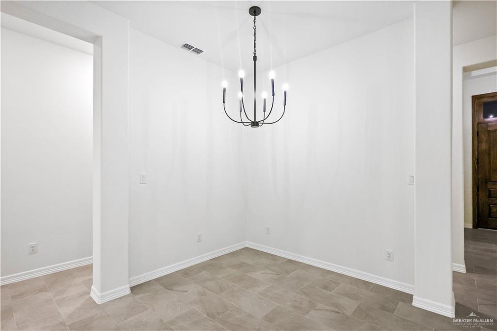 7305 North 55th Lane Mission, TX 78573 - Photo 9 of 26