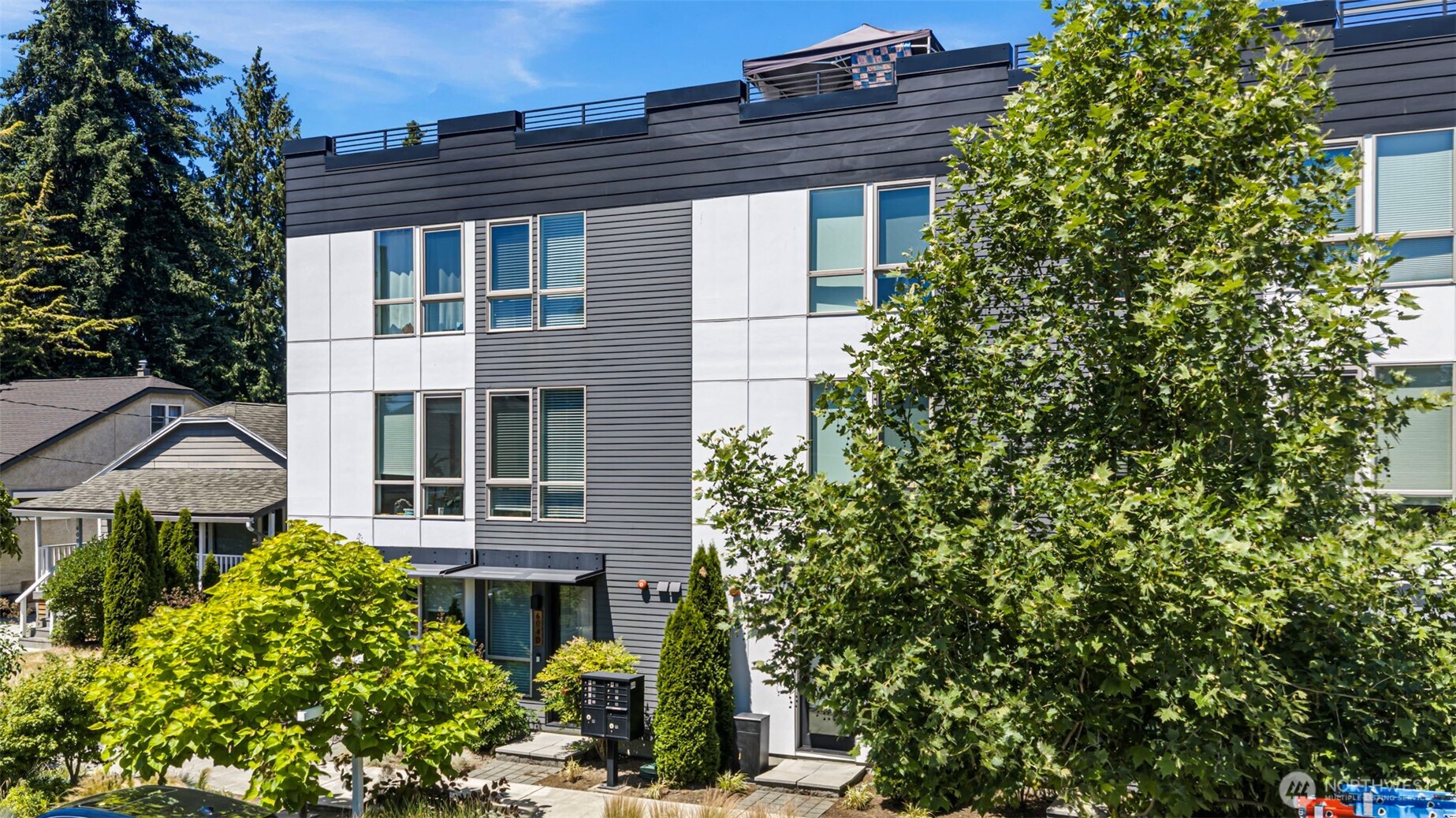 604 Northwest 77th Street, Unit D Seattle, WA 98117 - Photo 4 of 30