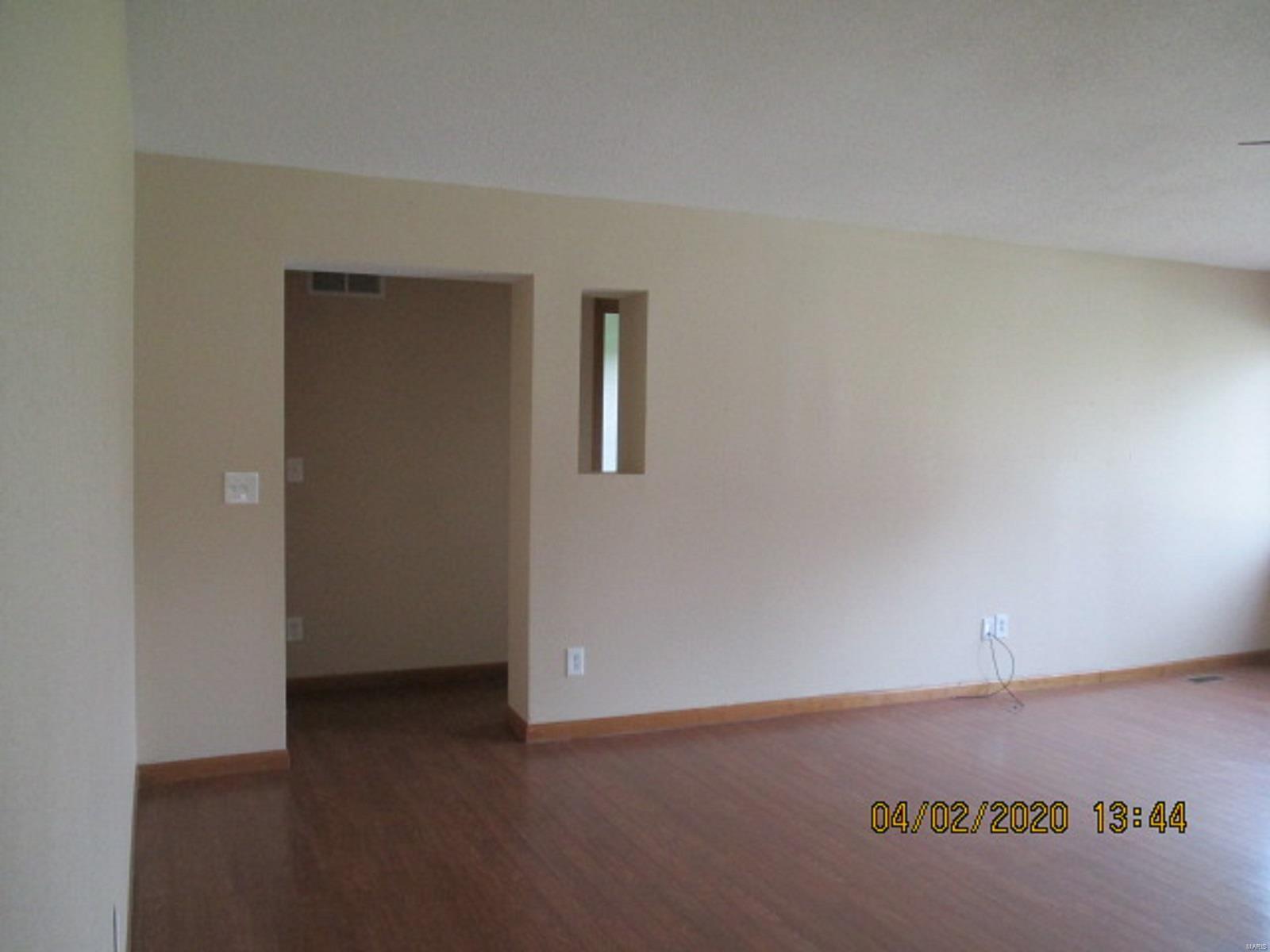 4048 Yann Road Marine, IL 62061 - Photo 4 of 17