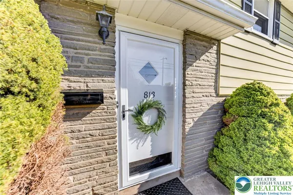 $334,900 | 813 Karoly Street, Freemansburg, PA 18017