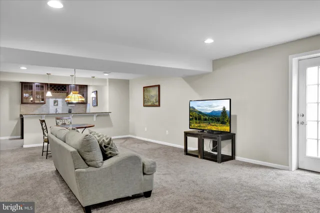 $729,000 | 30 Huntsville Drive, Gilbertsville, PA 19525