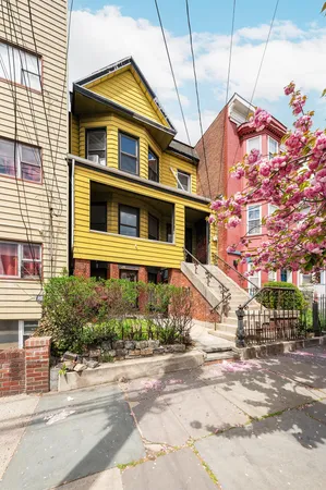 $2,650 | 85 Palisade Avenue, Unit 2, Jersey City, NJ 07306