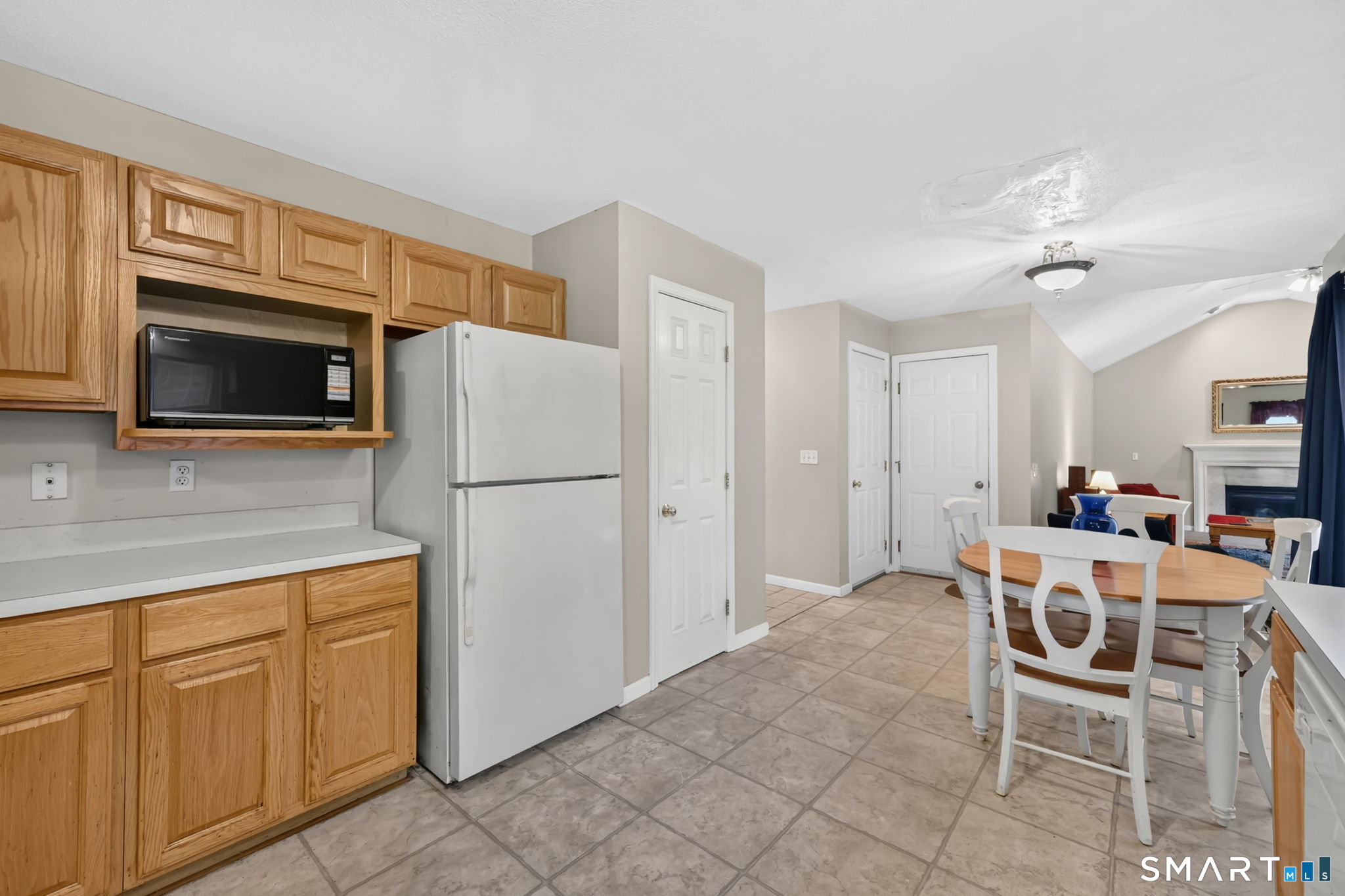34 Laurel Street Enfield, CT 06082 - Photo 11 of 38
