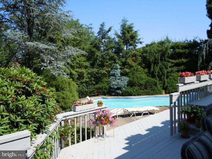299 Tom Brown Road Moorestown, NJ 08057 - Photo 2 of 25