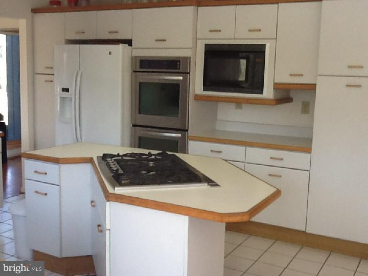 299 Tom Brown Road Moorestown, NJ 08057 - Photo 12 of 25