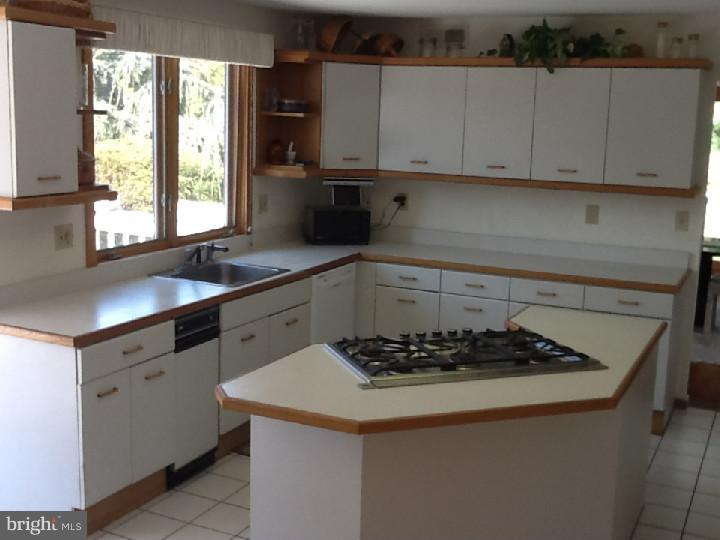 299 Tom Brown Road Moorestown, NJ 08057 - Photo 10 of 25