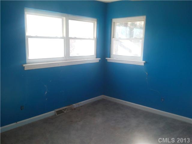 134 Anne Neely Road Gastonia, NC 28056 - Photo 5 of 6 an empty room with a window