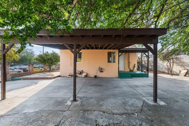 $1,100,000 | 10004 San Fernando Road, Unit 3, Pacoima, CA 91331