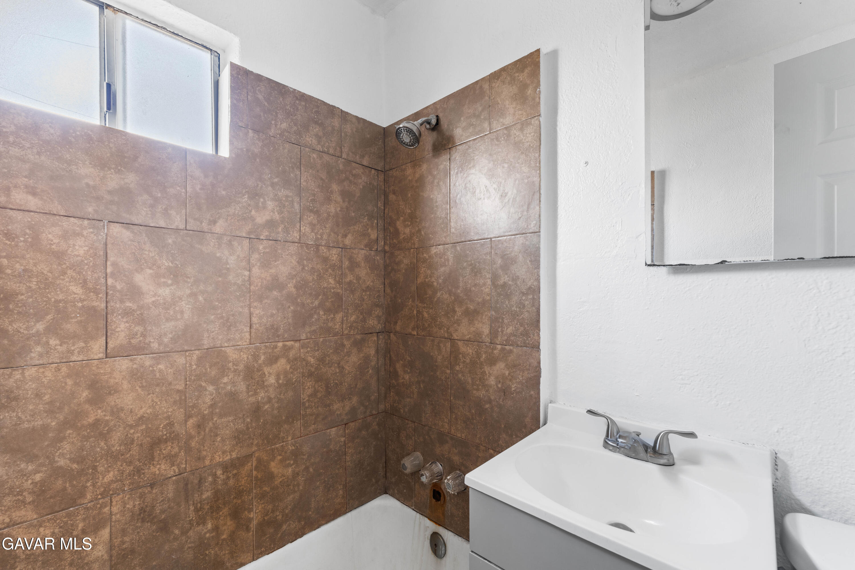 10004 San Fernando Road, Unit 3 Pacoima, CA 91331 - Photo 7 of 14 San Fernando Rd-18