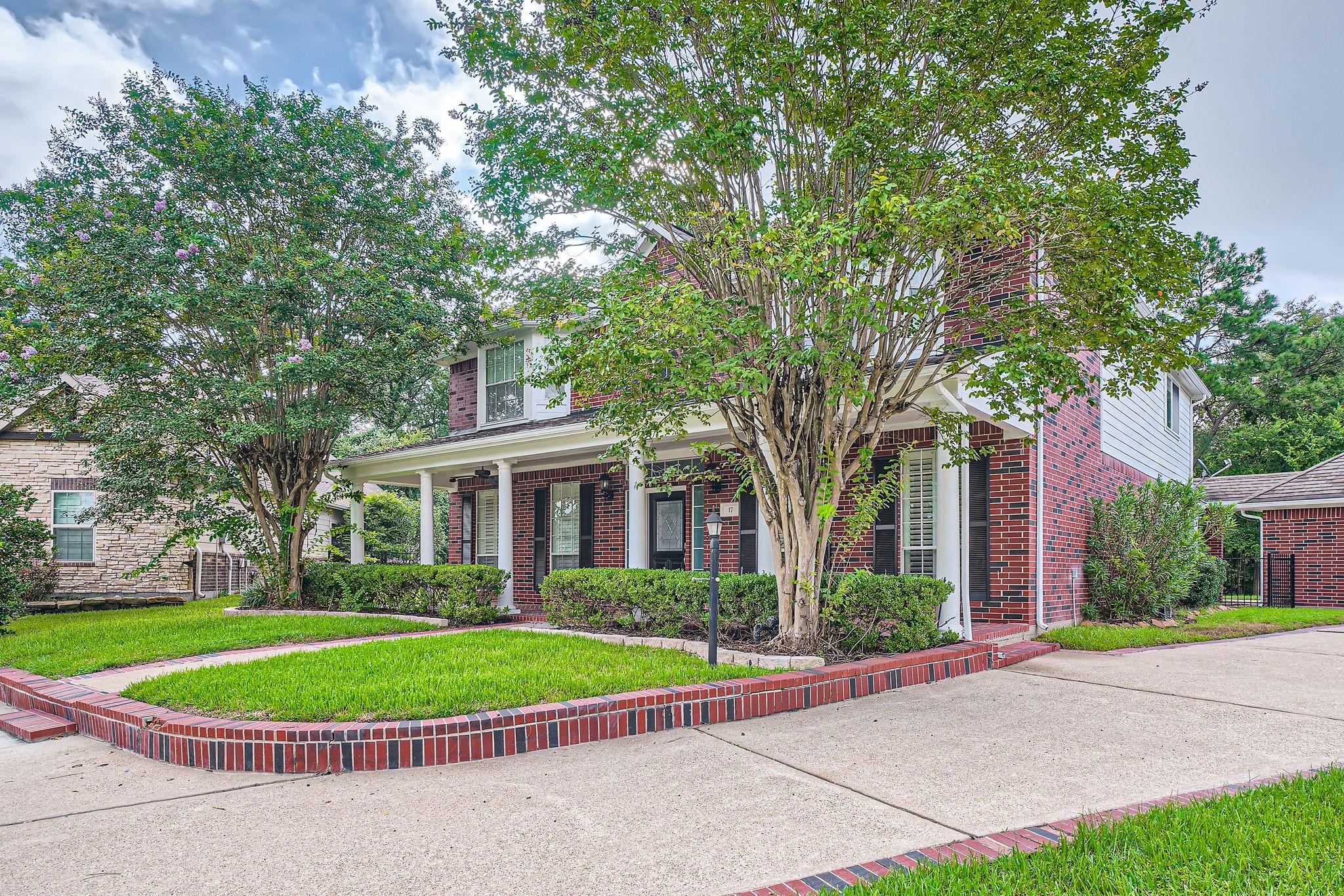 17 Leandro Court Montgomery, TX 77356 - Photo 3 of 38