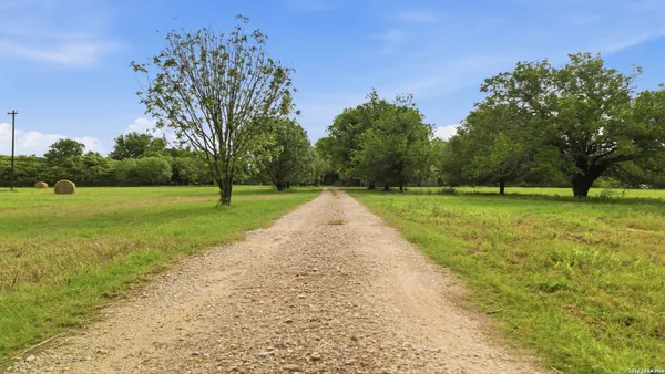 $575,000 | 1301 Sea Willow Drive, Marion, TX 78124