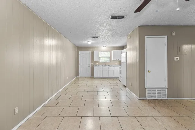 $1,150 | 1611 Jones Street, Unit 5, Taylor, TX 76574