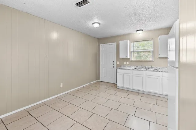 $1,150 | 1611 Jones Street, Unit 5, Taylor, TX 76574