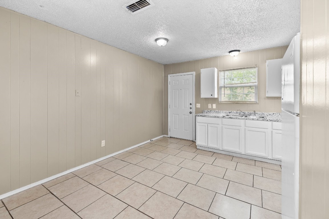 1611 Jones Street, Unit 5 Taylor, TX 76574 - Photo 9 of 20