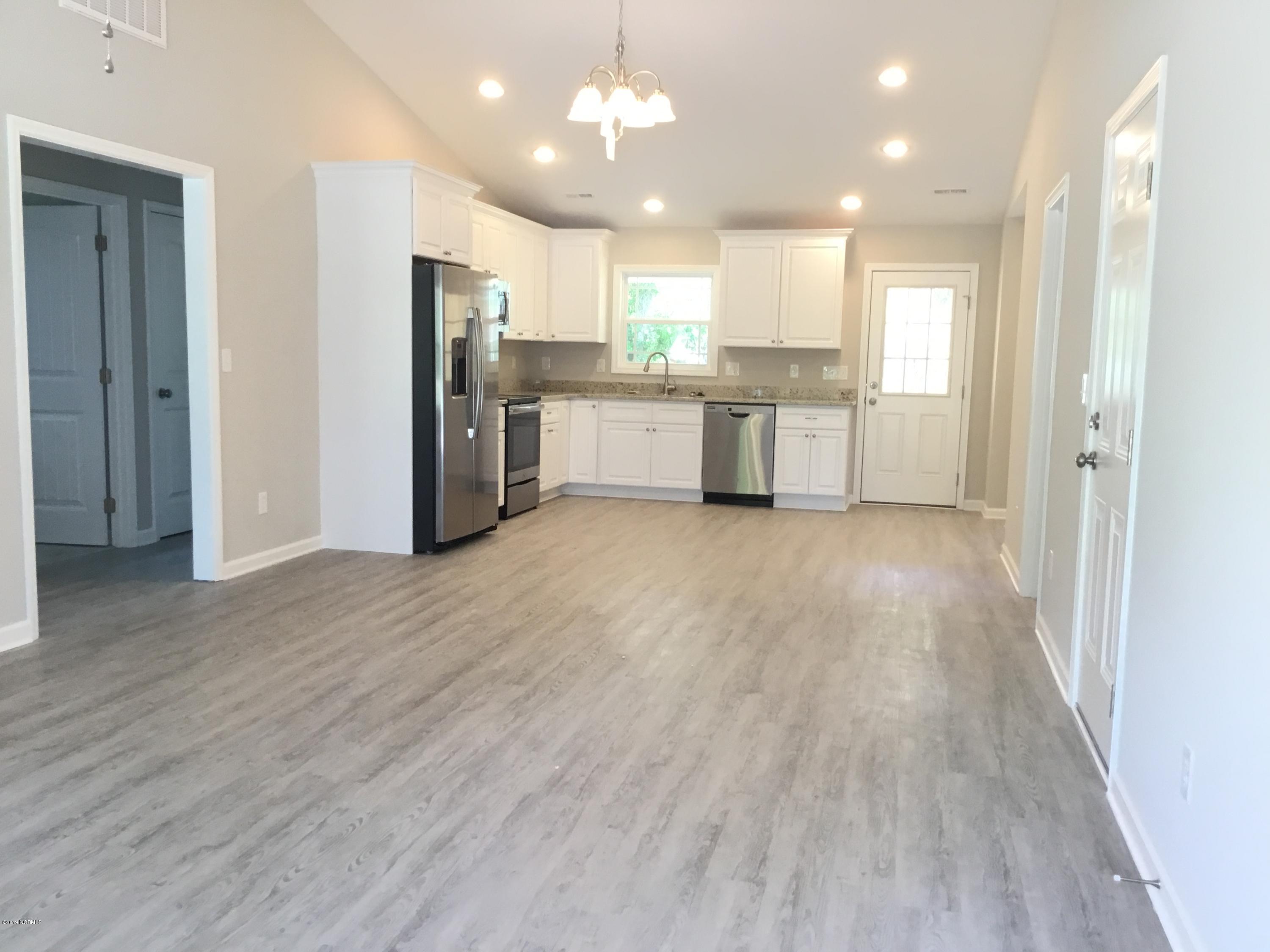 74 Ash Road Southport, NC 28461 - Photo 3 of 14 FF254637-5CA1-43B8-B6F6-BA7A7408D8F7