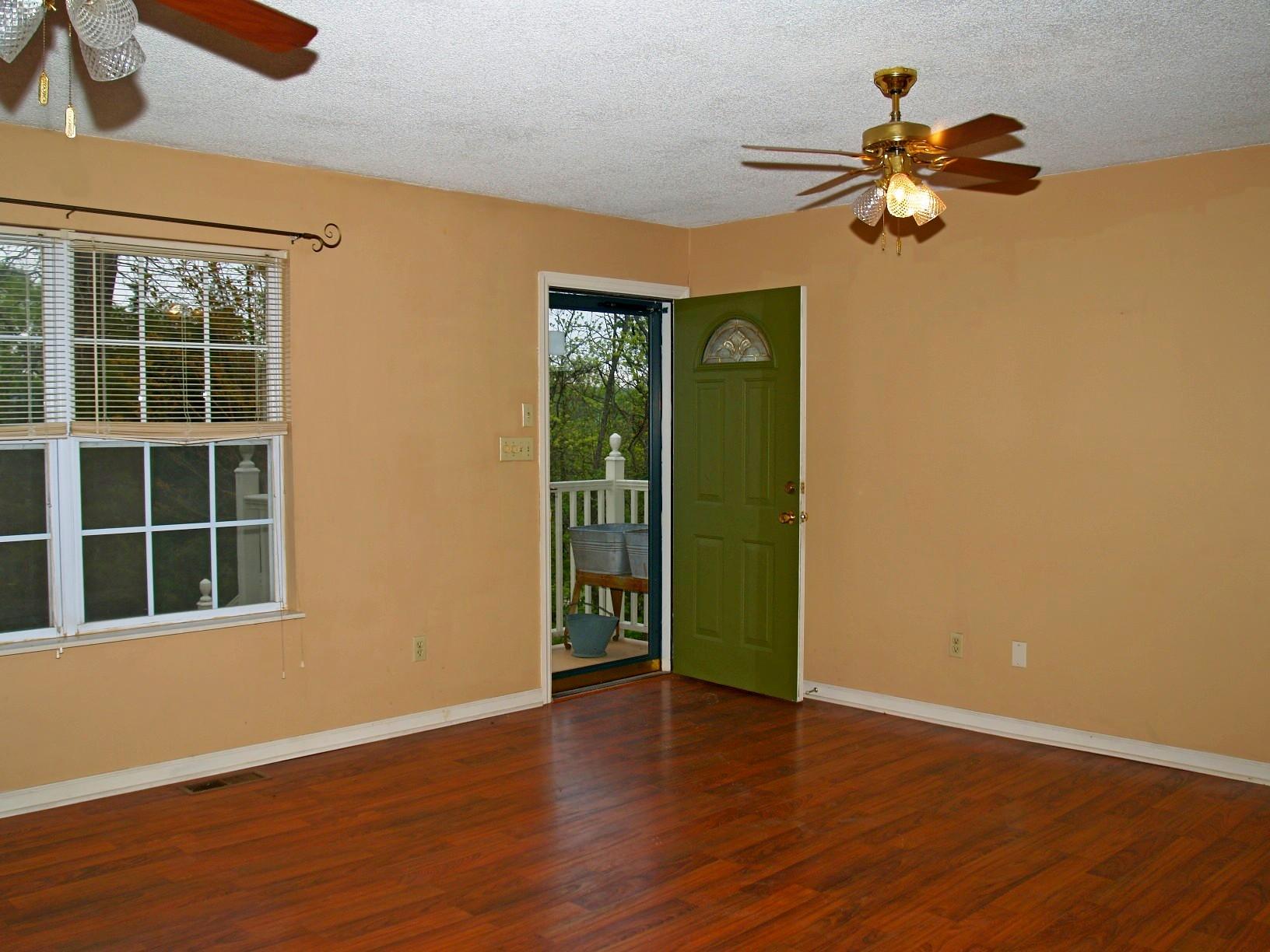 459 Warwick Chapel Road Luttrell, TN 37779 - Photo 3 of 32 12_living1