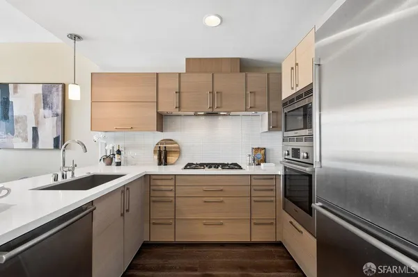 $899,000 | 72 Townsend Street, Unit 501, San Francisco, CA 94107