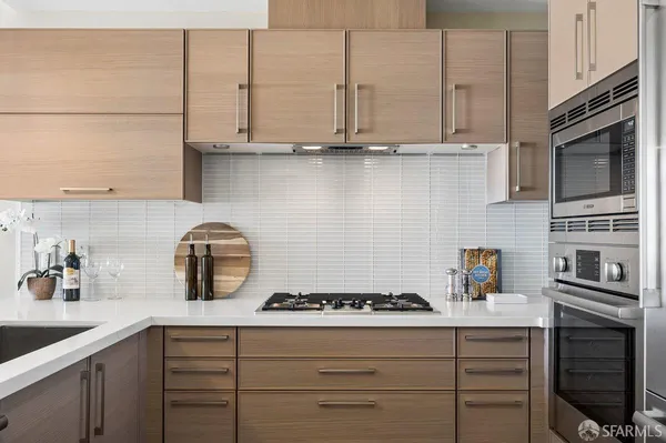 $899,000 | 72 Townsend Street, Unit 501, San Francisco, CA 94107