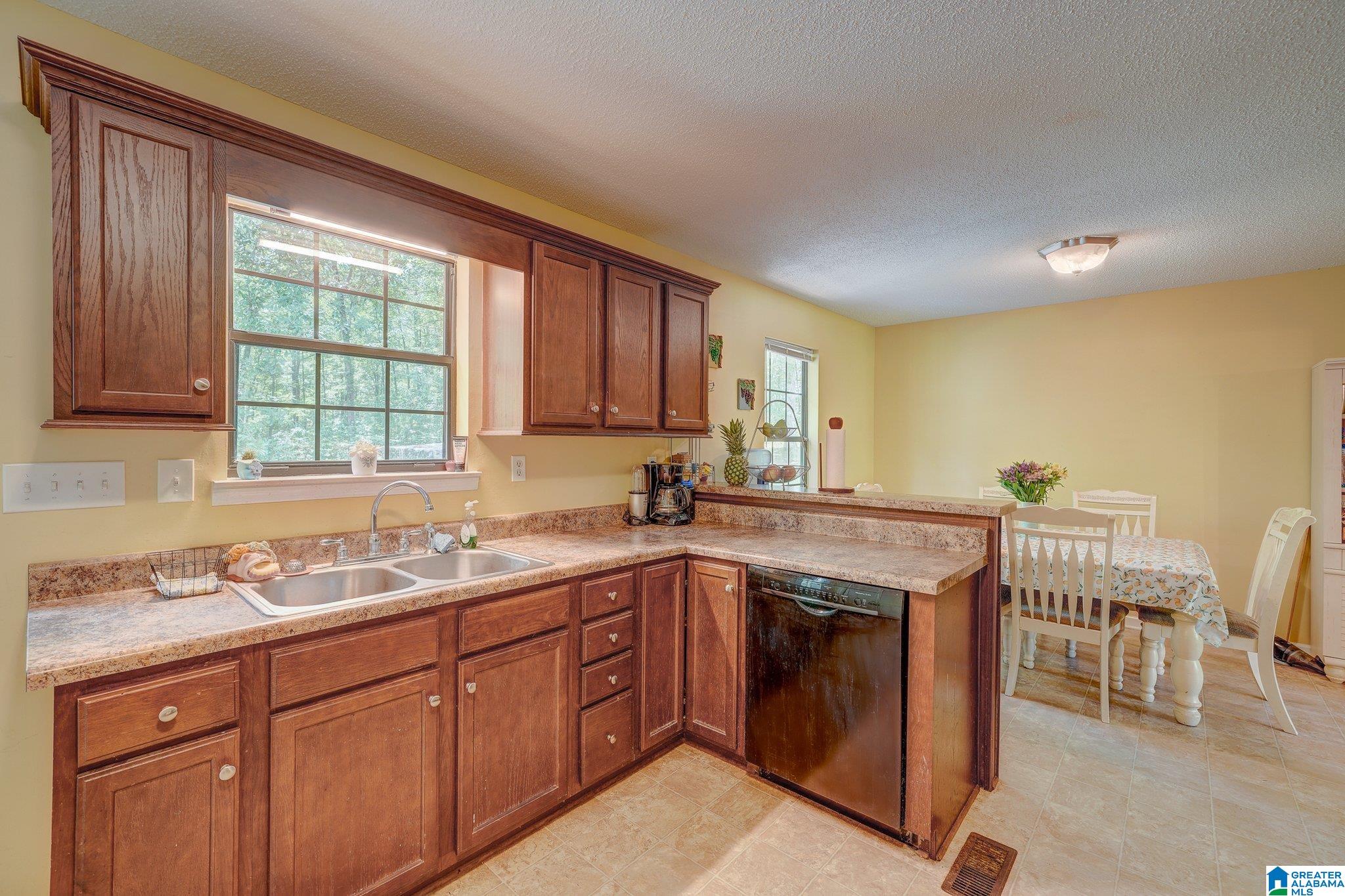 551 Spring Trail Warrior, AL 35180 - Photo 7 of 23