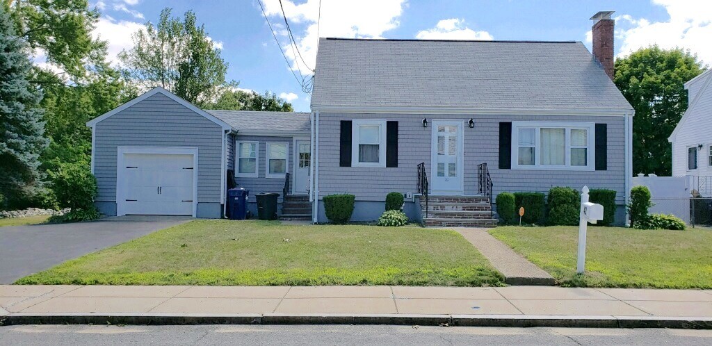 42 Como Road Boston, MA 02136 - Photo 2 of 20 Gallery Image 2