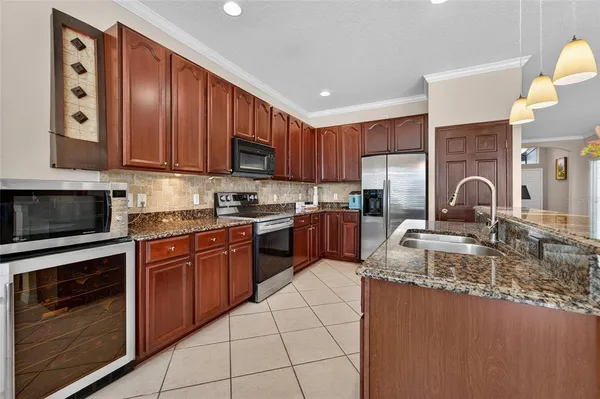 $399,500 | 144 Silver Falls Drive, Apollo Beach, FL 33572